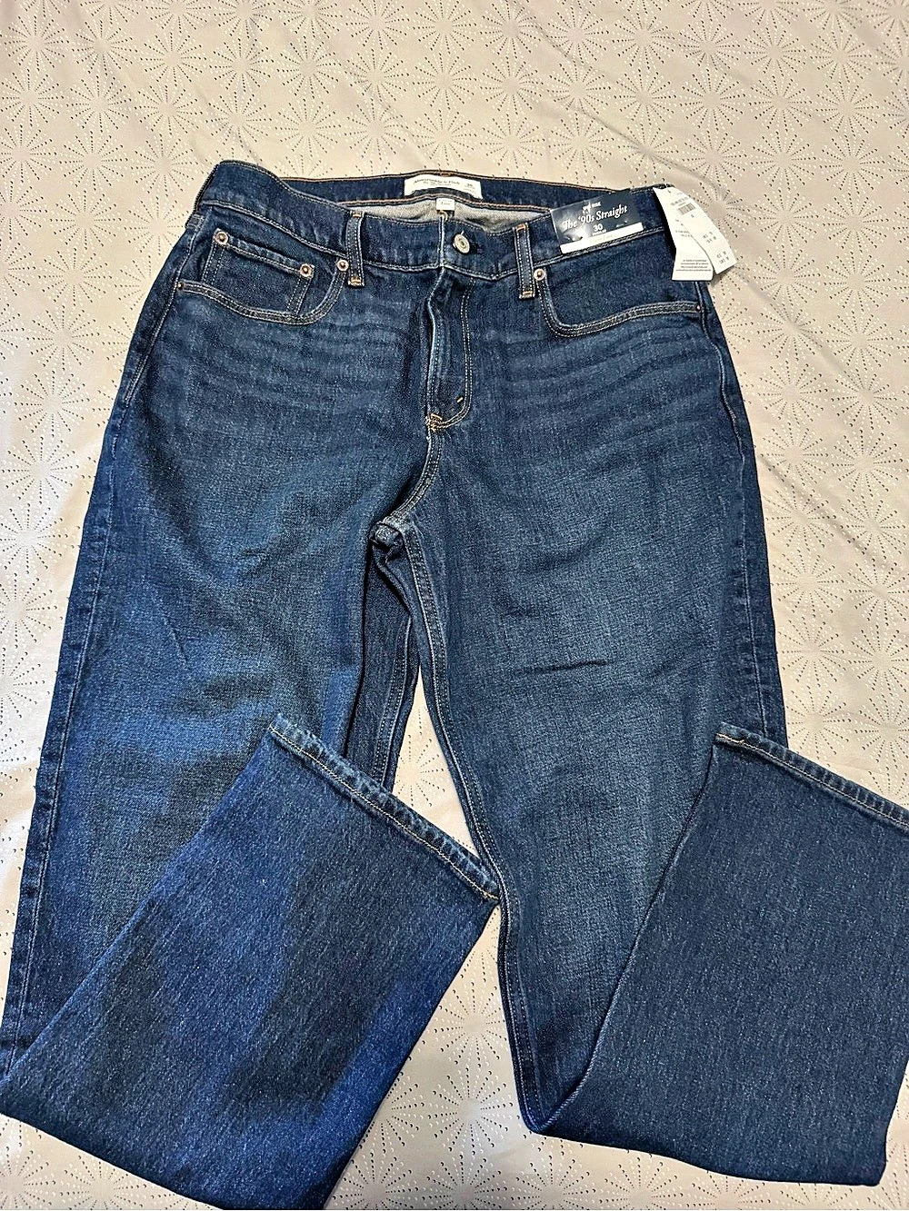 Abercrombie & Fitch The ’90s Straight Mid-Rise Curve Love Jeans, size 30 Regular